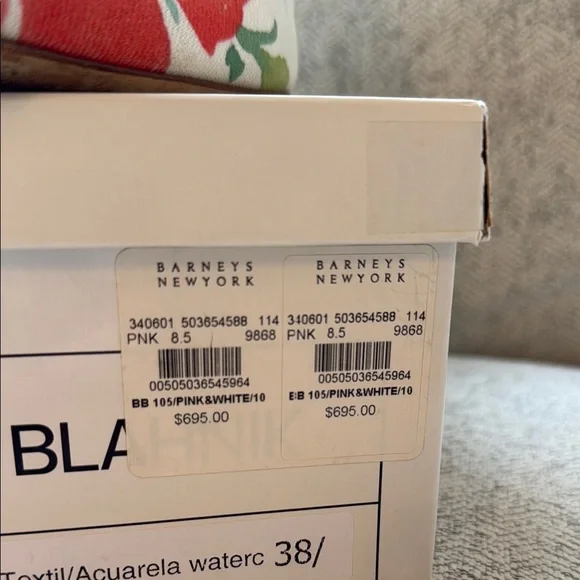 Manolo Blahnik BB 105 Pumps - Picture 3 of 13